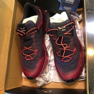 5.5 Salewa hiking shoes